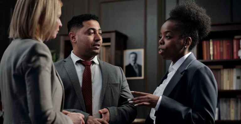 Ilustrasi litigasi dan non-litigasi