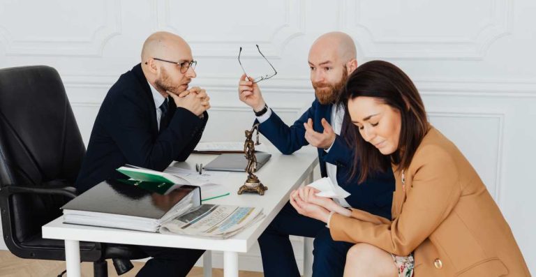 Ilustrasi manfaat jasa law firm